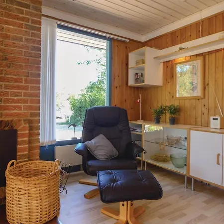 Three-bedroom Holiday In * Hejls