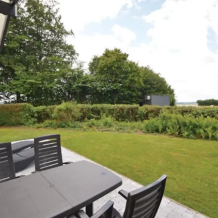Three-bedroom Holiday In Vakantiehuis Hejls